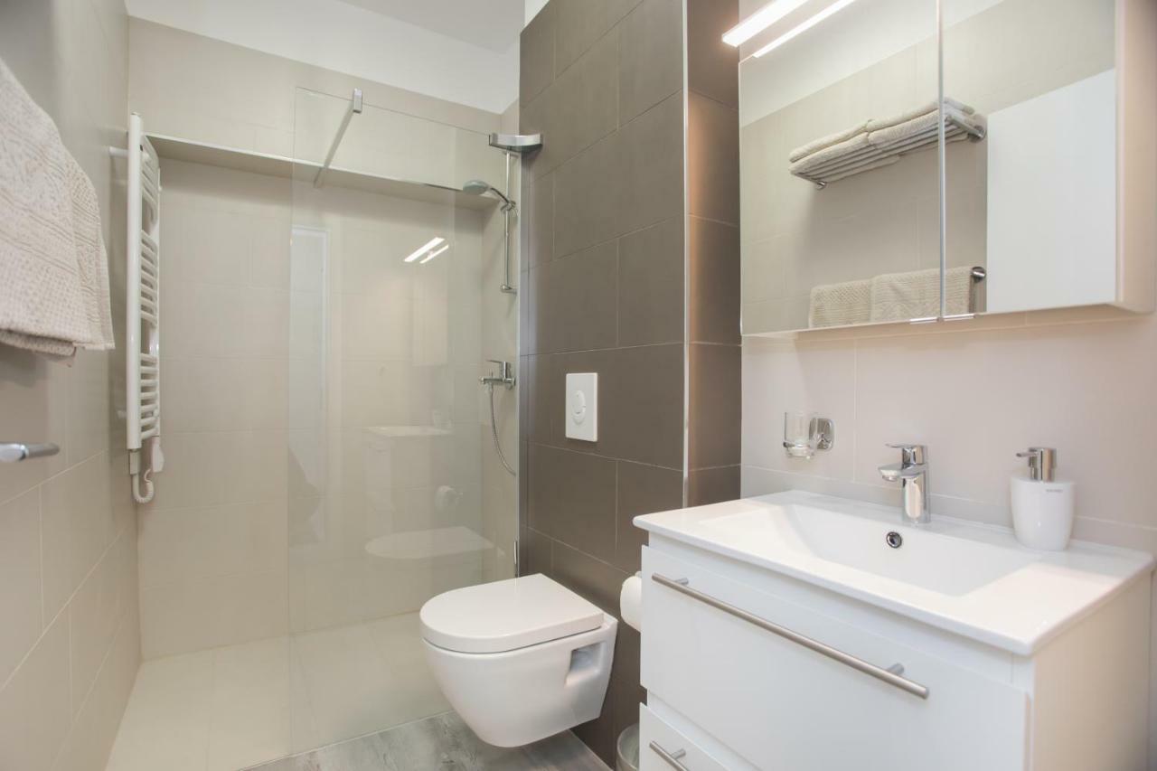 Apartment Movie Primošten Dış mekan fotoğraf